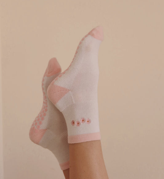 FLAWED BUT FUNCTIONAL - GRIP SOCKS